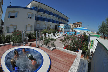 Hotel Diana Viserbella di Rimini Eksteriør bilde